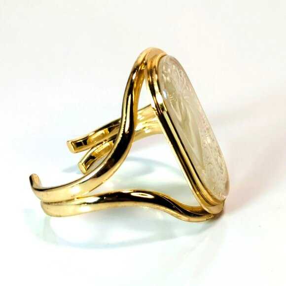 Vintage Whiting & Davis Unicorn Cuff Bracelet Gold Tone Intaglio Etched Jewelry - Picture 3 of 6